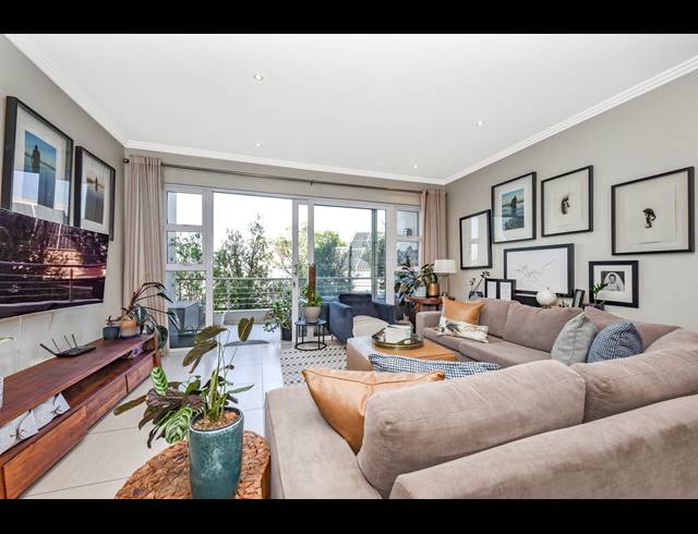 2 BEDROOM APARTMENT FOR SALE IN BRYANSTON